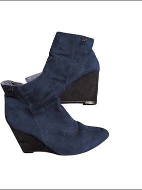 Lpb Women's Navy Suede Wedge Booties